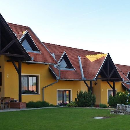 Huber Panzio Bed and Breakfast Fertőrákos Εξωτερικό φωτογραφία