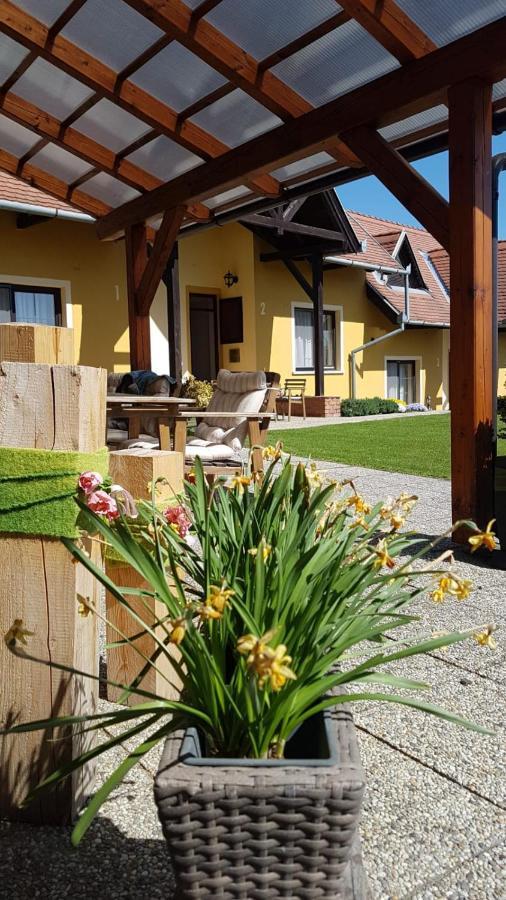 Huber Panzio Bed and Breakfast Fertőrákos Εξωτερικό φωτογραφία