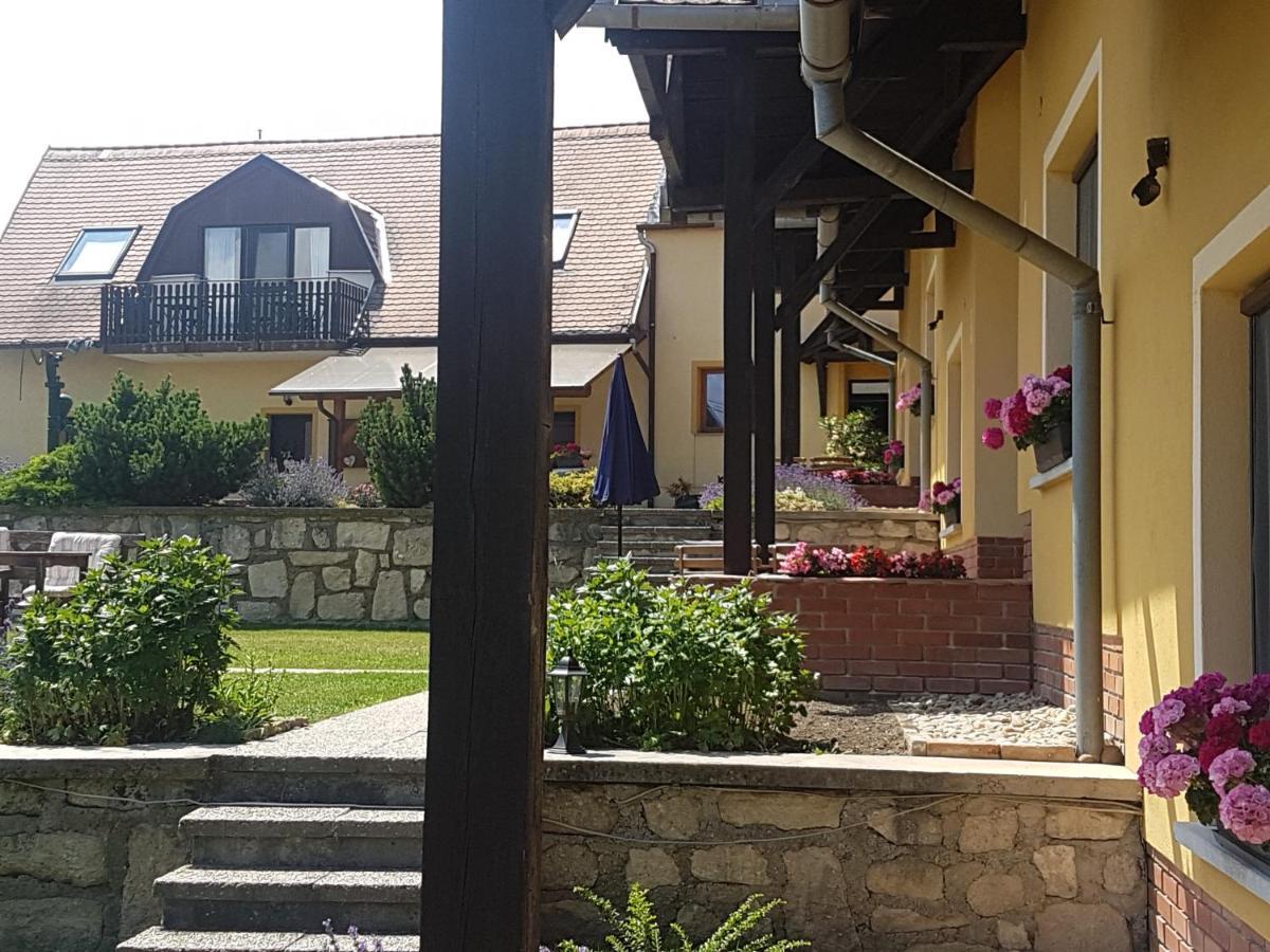Huber Panzio Bed and Breakfast Fertőrákos Εξωτερικό φωτογραφία