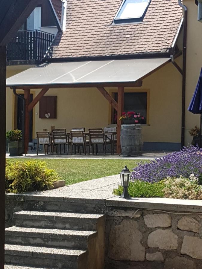 Huber Panzio Bed and Breakfast Fertőrákos Εξωτερικό φωτογραφία