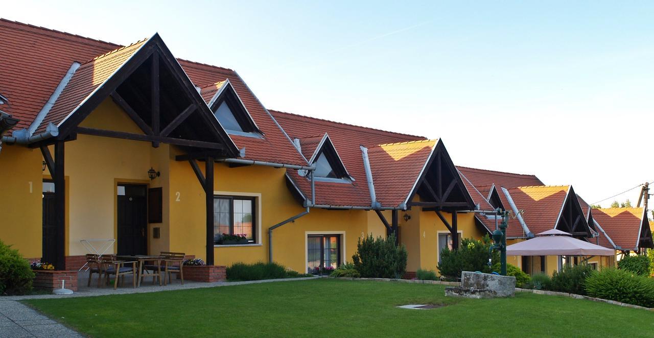 Huber Panzio Bed and Breakfast Fertőrákos Εξωτερικό φωτογραφία